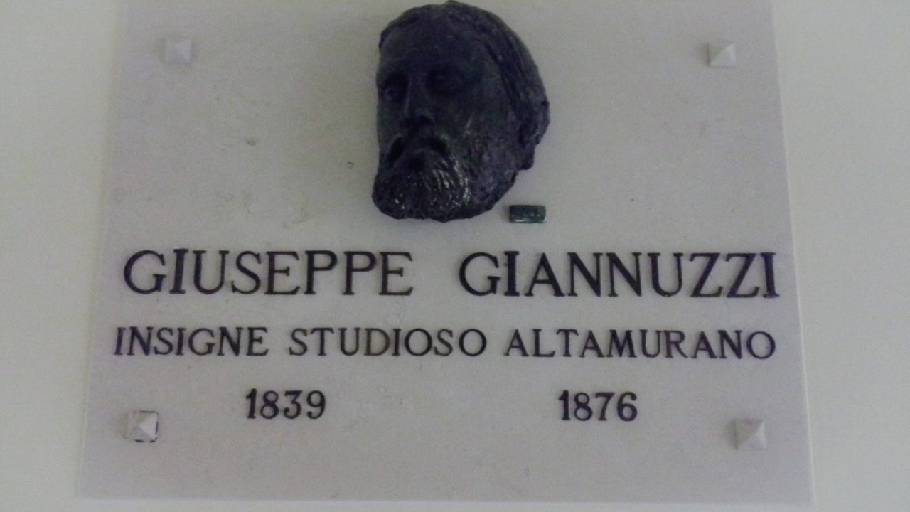Giuseppe%20Oronzo%20Giannuzzi%27s%20head%2C%20Altamura%2001.jpg